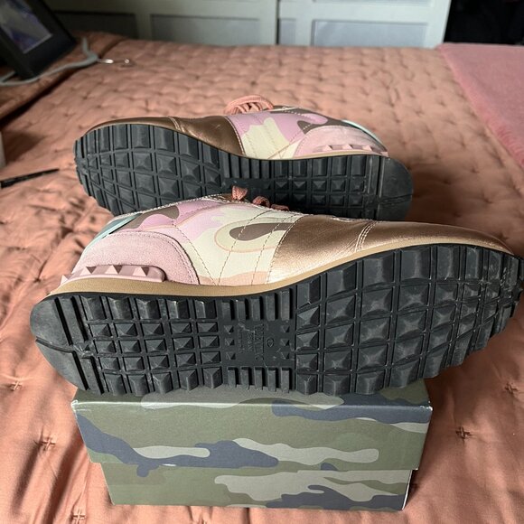 Like new Valentino Rockstud Sneakers Camo Gold/Pink Size EU 38 - Picture 3 of 5